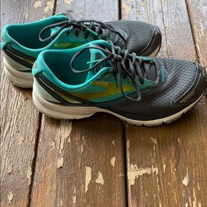 Gently used Brooks launch 4 running shoes!